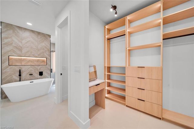 1317 SW 5th PL, Cape Coral, FL 33991