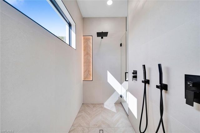 1317 SW 5th PL, Cape Coral, FL 33991