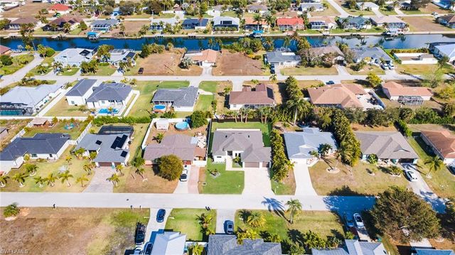 1317 SW 5th PL, Cape Coral, FL 33991
