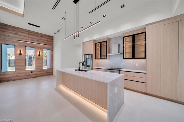 1317 SW 5th PL, Cape Coral, FL 33991