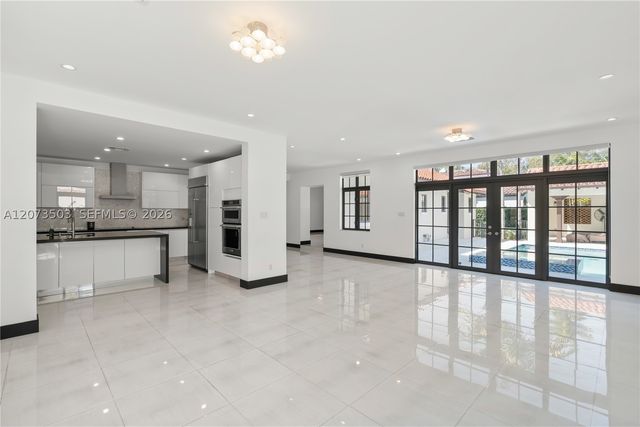 519 Alhambra Cir, Coral Gables, FL 33134