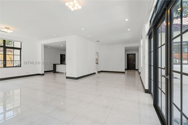 519 Alhambra Cir, Coral Gables, FL 33134