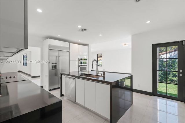 519 Alhambra Cir, Coral Gables, FL 33134