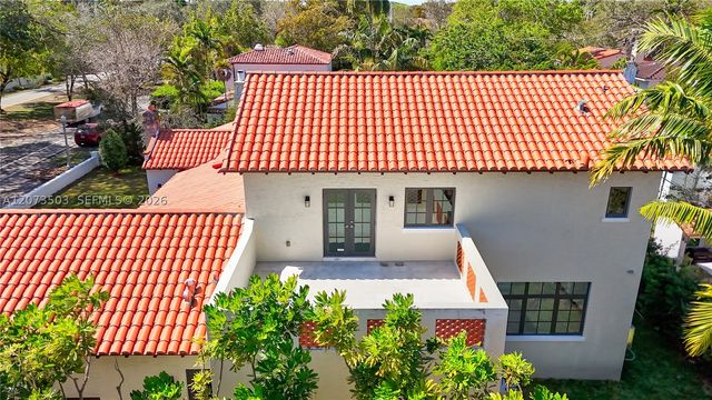519 Alhambra Cir, Coral Gables, FL 33134