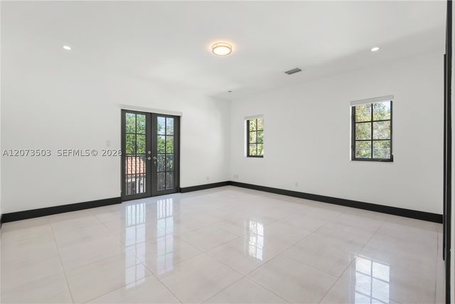 519 Alhambra Cir, Coral Gables, FL 33134
