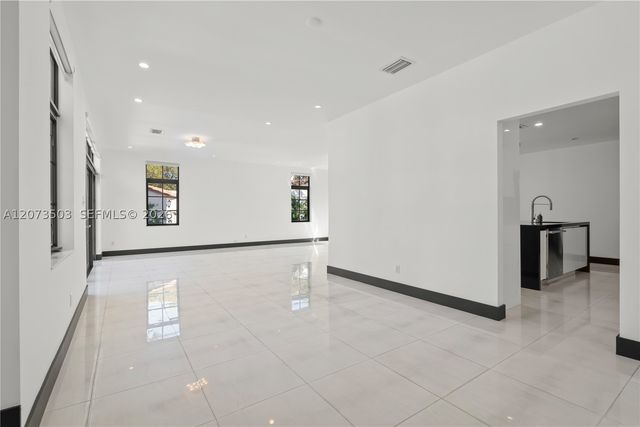 519 Alhambra Cir, Coral Gables, FL 33134