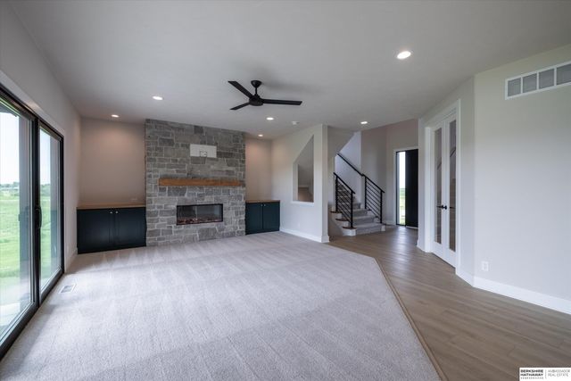 10209 S 214th Street, Gretna, NE 68028
