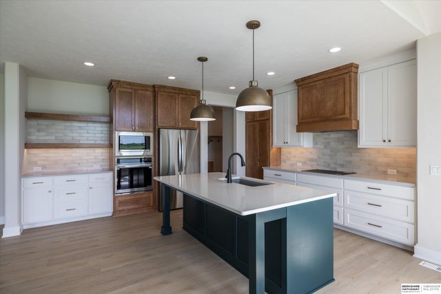 10209 S 214th Street, Gretna, NE 68028