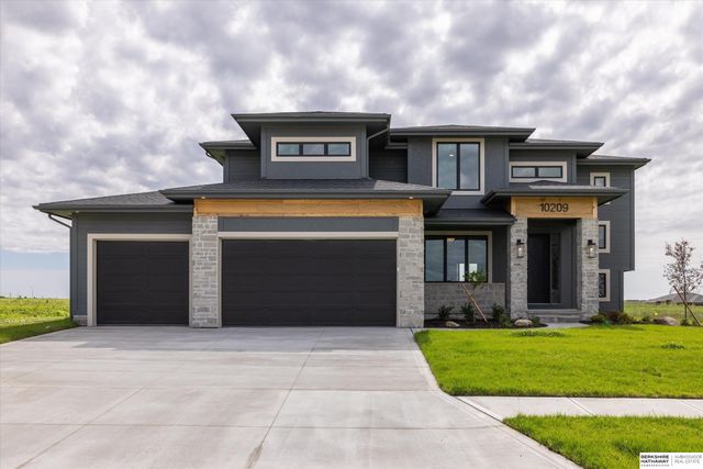 10209 S 214th Street, Gretna, NE 68028