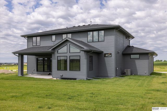 10209 S 214th Street, Gretna, NE 68028