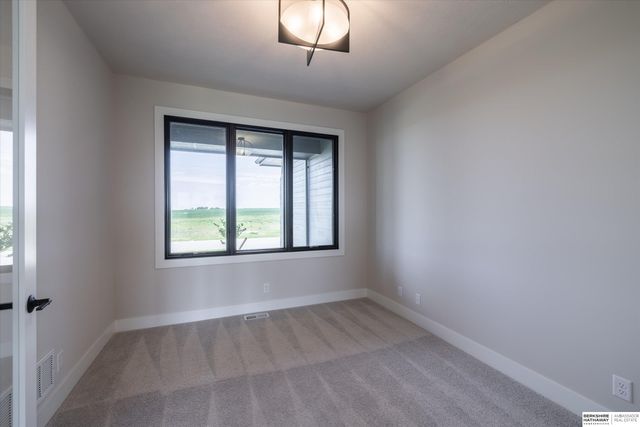 10209 S 214th Street, Gretna, NE 68028