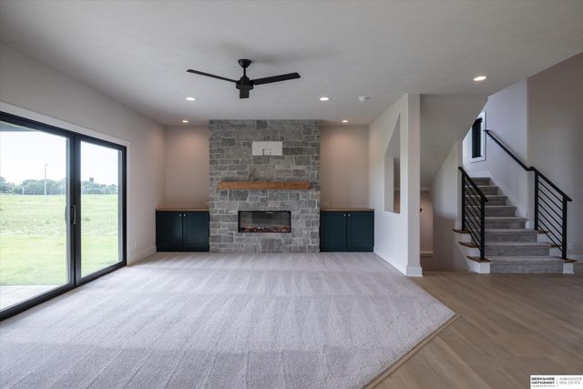 10209 S 214th Street, Gretna, NE 68028