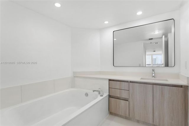 1717 NE Bayshore Dr A-2736, Miami, FL 33132
