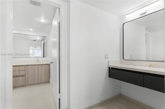 1717 NE Bayshore Dr A-2736, Miami, FL 33132