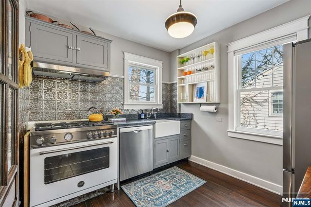 31 Nassau Road, Montclair, NJ 07043