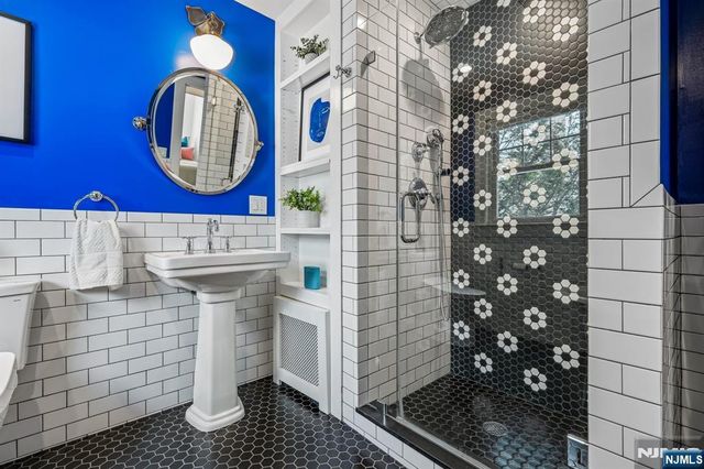 31 Nassau Road, Montclair, NJ 07043