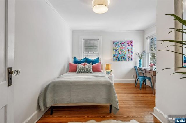 31 Nassau Road, Montclair, NJ 07043