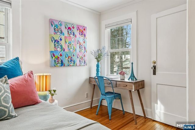 31 Nassau Road, Montclair, NJ 07043