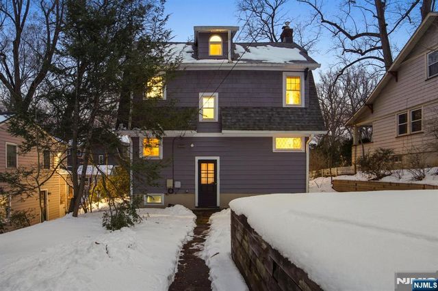 31 Nassau Road, Montclair, NJ 07043