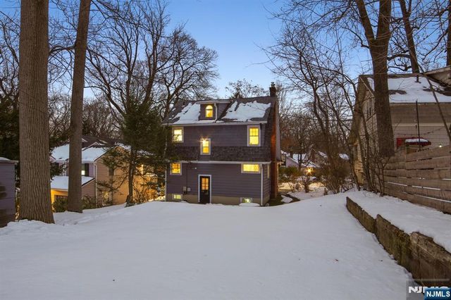 31 Nassau Road, Montclair, NJ 07043