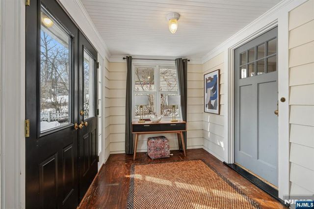 31 Nassau Road, Montclair, NJ 07043