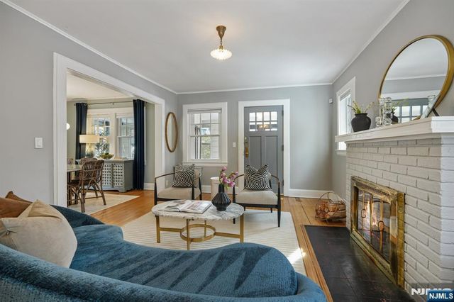 31 Nassau Road, Montclair, NJ 07043