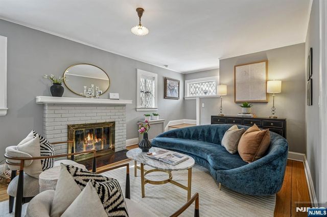 31 Nassau Road, Montclair, NJ 07043