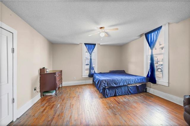 2203 Walnut Street, Higginsville, MO 64037