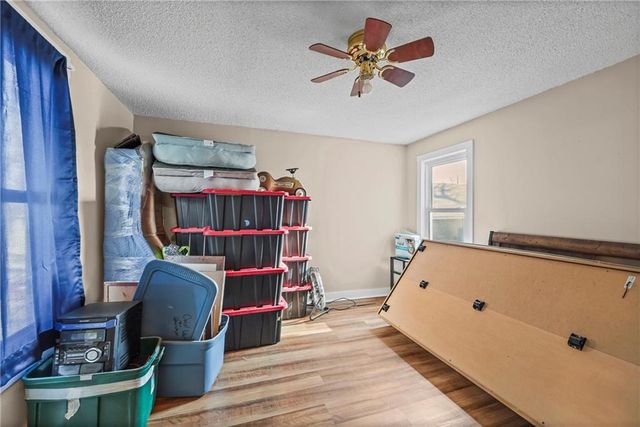 2203 Walnut Street, Higginsville, MO 64037