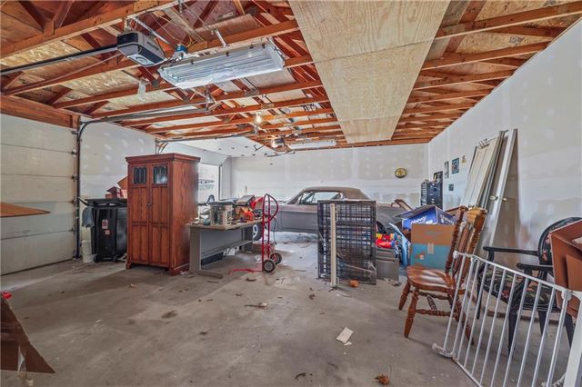 2203 Walnut Street, Higginsville, MO 64037