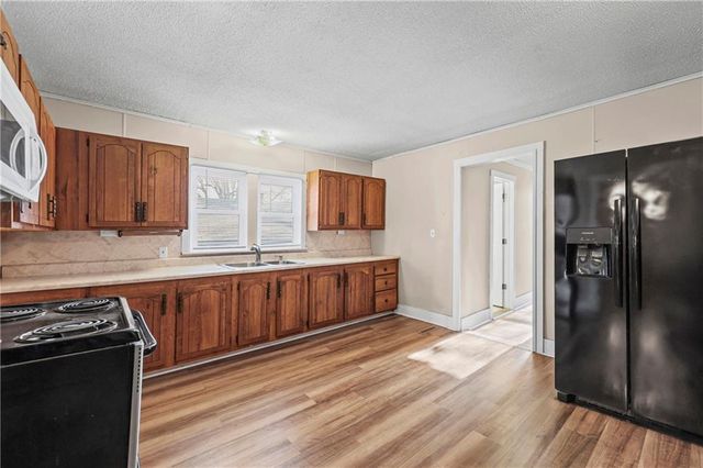 2203 Walnut Street, Higginsville, MO 64037