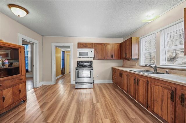 2203 Walnut Street, Higginsville, MO 64037