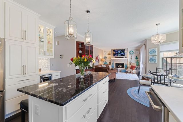 4086 Deerwood Trail, Eagan, MN 55122