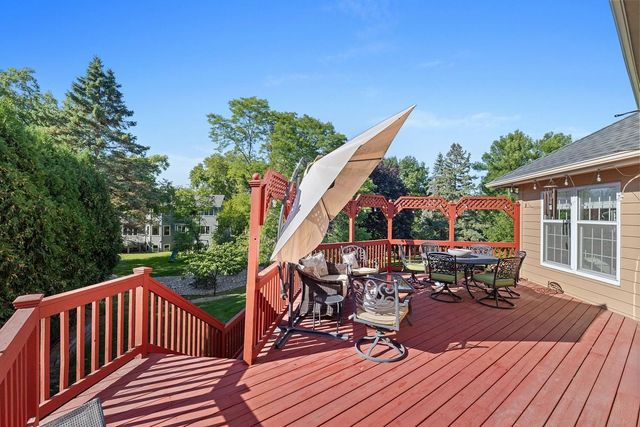 4086 Deerwood Trail, Eagan, MN 55122