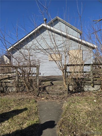 1327 Willow Avenue, Niagara Falls, NY 14305