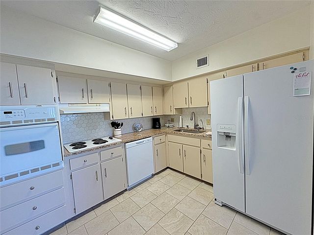 2001 WORLD PARKWAY BOULEVARD 7, Clearwater, FL 33763