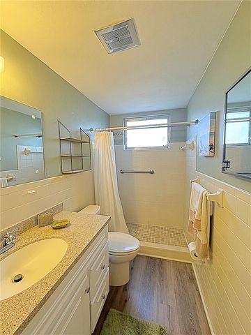 2001 WORLD PARKWAY BOULEVARD 7, Clearwater, FL 33763