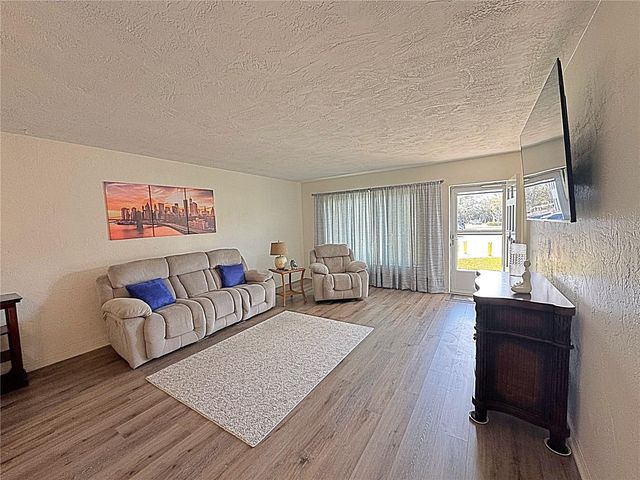 2001 WORLD PARKWAY BOULEVARD 7, Clearwater, FL 33763