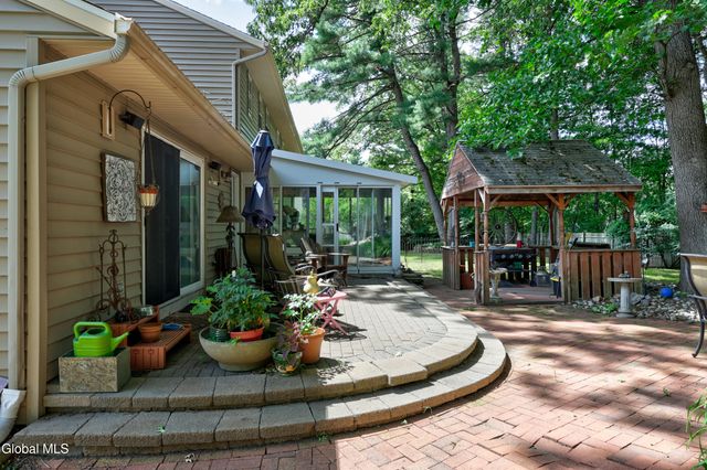 4 Pine Knoll Drive, Wilton, NY 12866
