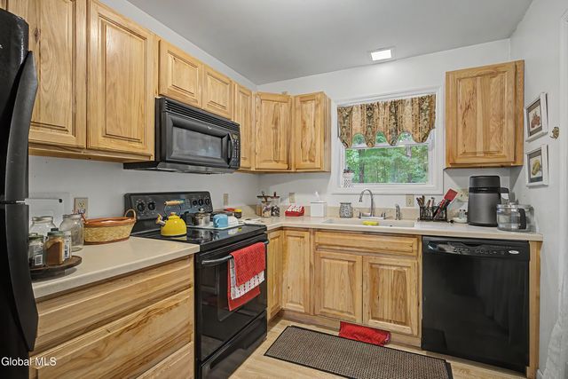 4 Pine Knoll Drive, Wilton, NY 12866