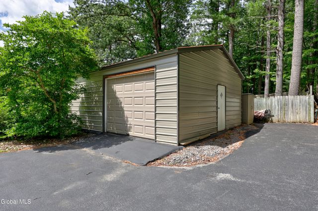 4 Pine Knoll Drive, Wilton, NY 12866