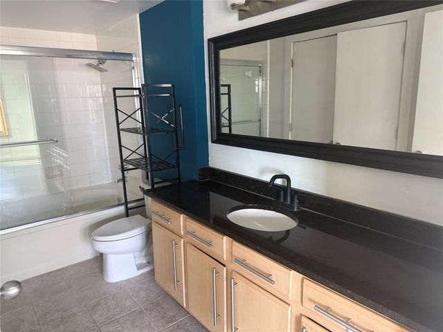 2502 Live Oak Street 228, Dallas, TX 75204