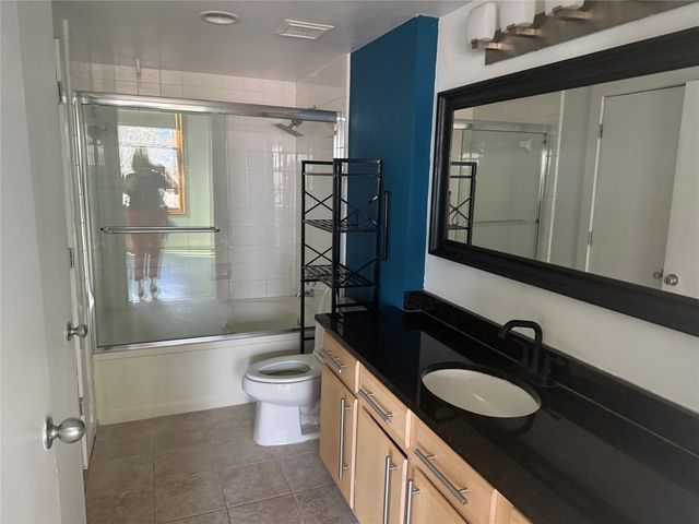 2502 Live Oak Street 228, Dallas, TX 75204