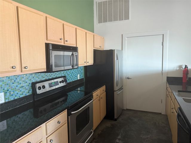 2502 Live Oak Street 228, Dallas, TX 75204