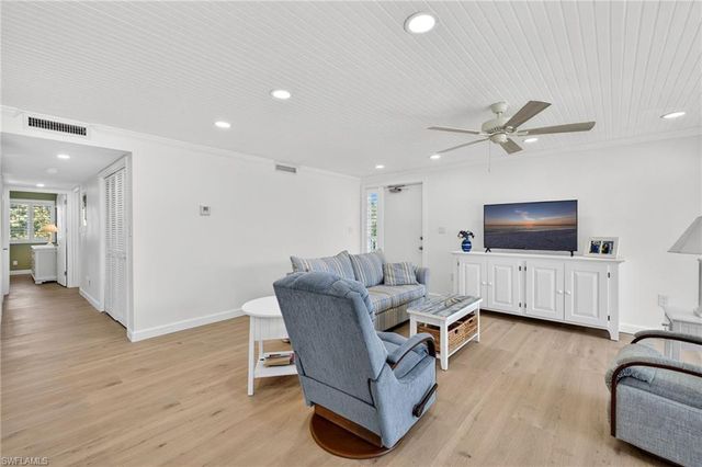 1341 Middle Gulf Dr Unit 1B B, Sanibel, FL 33957