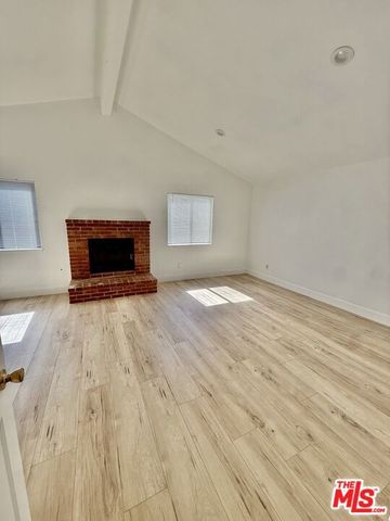 27917 Via Amistosa, Agoura Hills, CA 91301