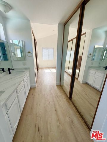 27917 Via Amistosa, Agoura Hills, CA 91301