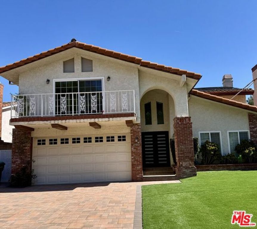 27917 Via Amistosa, Agoura Hills, CA 91301