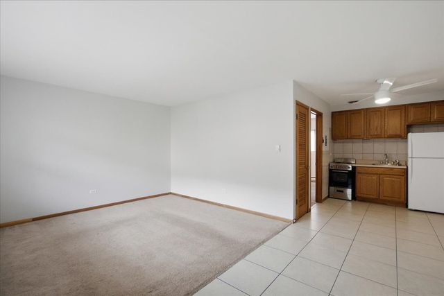6206 W 64th Place 102, Chicago, IL 60638