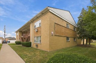6206 W 64th Place 102, Chicago, IL 60638